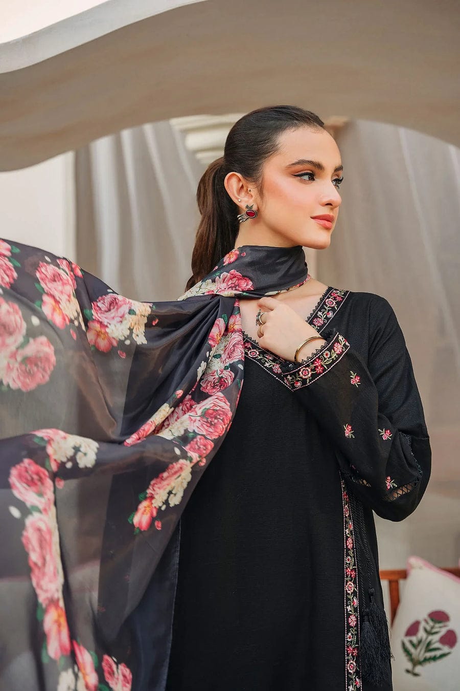 Urge Summer Collection – Pure Lawn 3PC Heavy Embroidered Suit